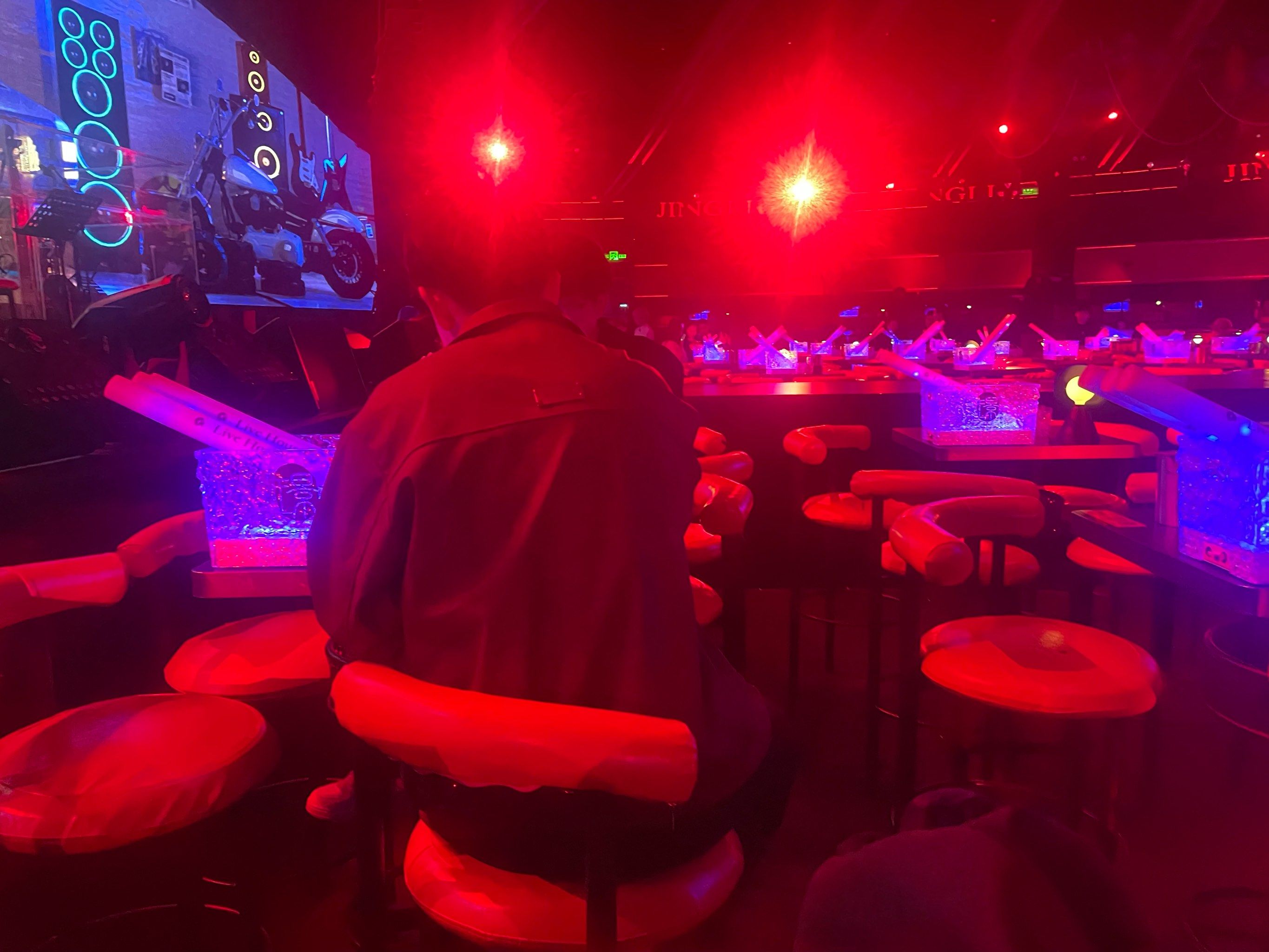 鹤岗商务ktv中低端区别解析-东山区ktv预定